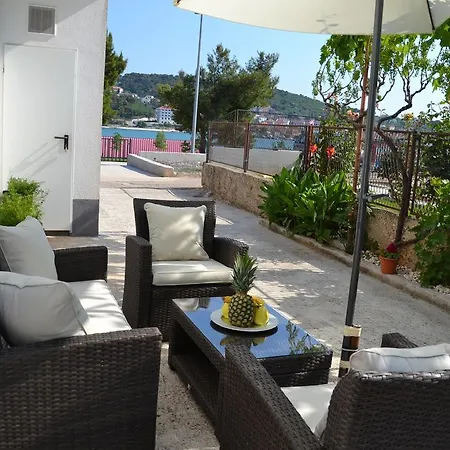 Apartment Kate Trogir Room photo