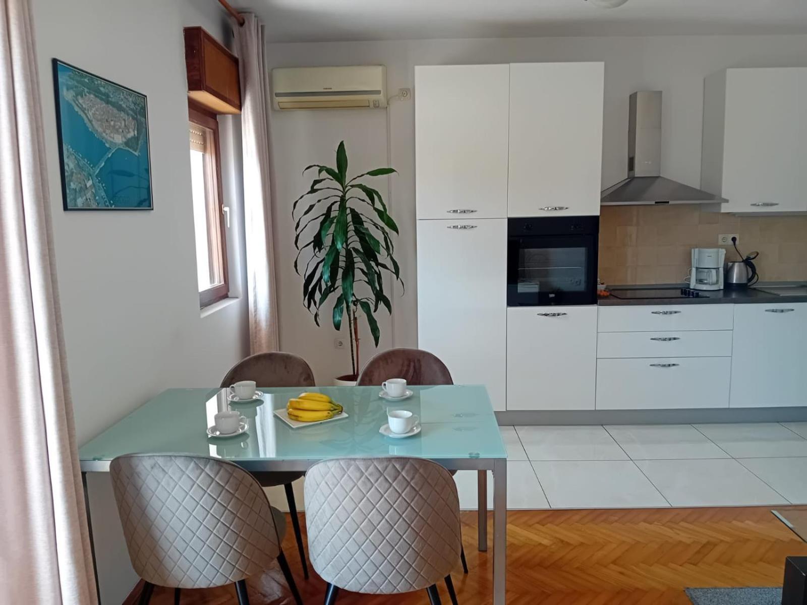 Kate Apartment